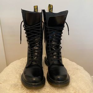 Dr Martens Boots 14 Eyelets Black Leather